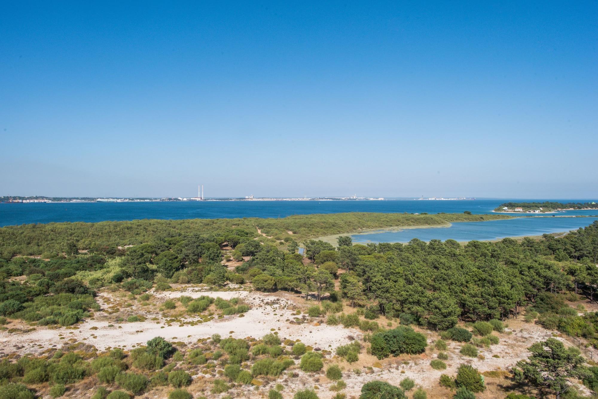 The Editory By The Sea Troia Comporta Hotel מראה חיצוני תמונה View of the island